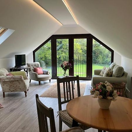 شقة The Stable, Grove End Farm بيتورث المظهر الخارجي الصورة